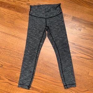 Lululemon mid rise crop